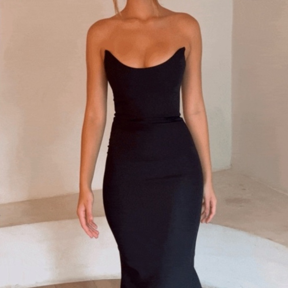 Jaus strapless black floor length dress